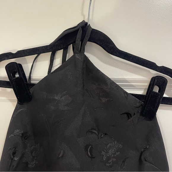 SIZE 4 | Women’s Black Halter Tank with Zip Back - Picture 2 of 3